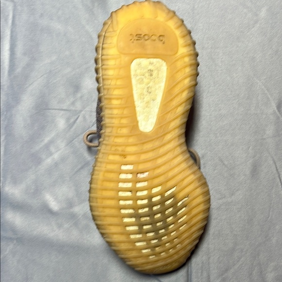 Yeezy Boost 350 v2 unisex UK size 4 brown/ blue us 4 1/2 used - Picture 9 of 16